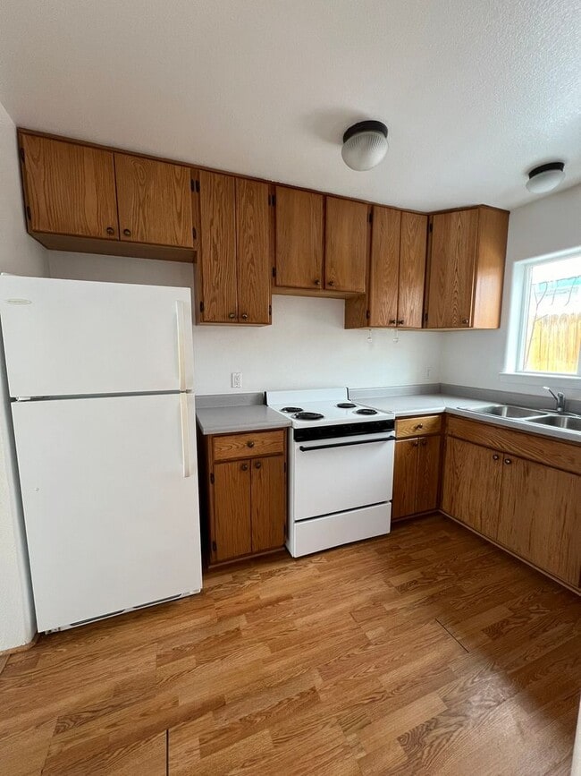 Building Photo - $200 MOVE-IN RENT CREDIT! 2 Bedroom, 1.5 B...