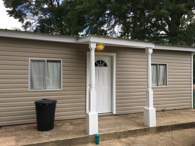 Building Photo - 1001 Magnolia Dr