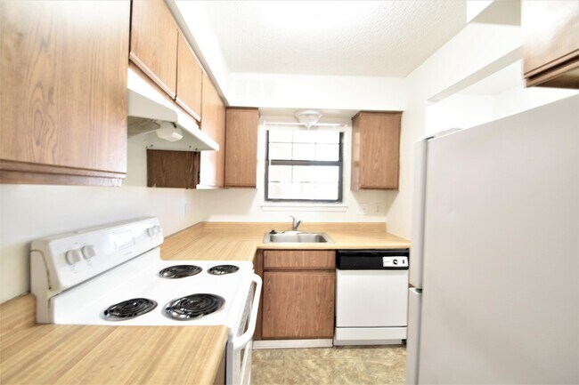 Foto del edificio - 8607 Holmes Rd