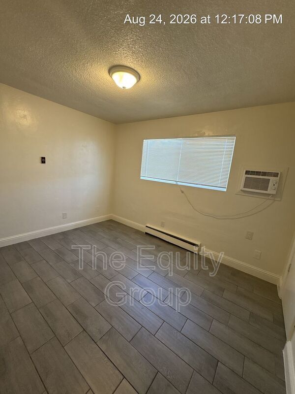 Building Photo - 352 S Blackstone St