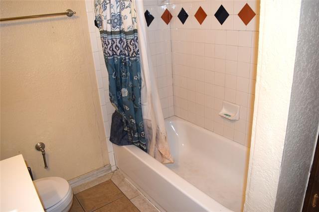 Building Photo - 1806 Family Cir