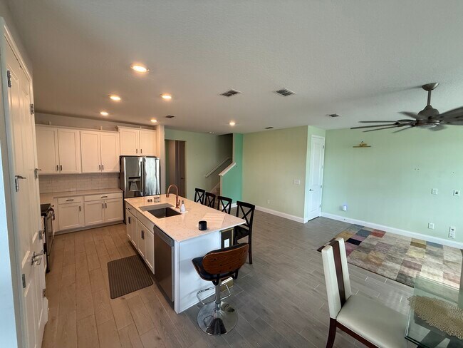 Foto del edificio - 16 Samantha Ct