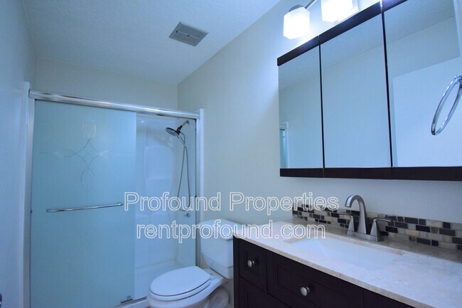 Foto del edificio - 421 N Hayden Bay Dr