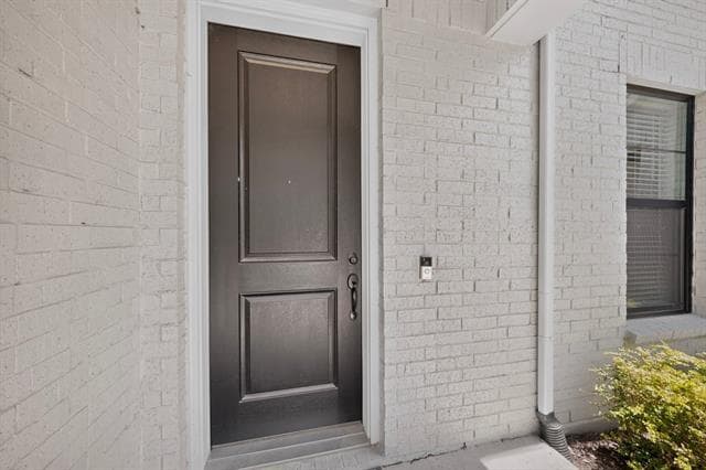 Building Photo - 605 Friendswood Dr