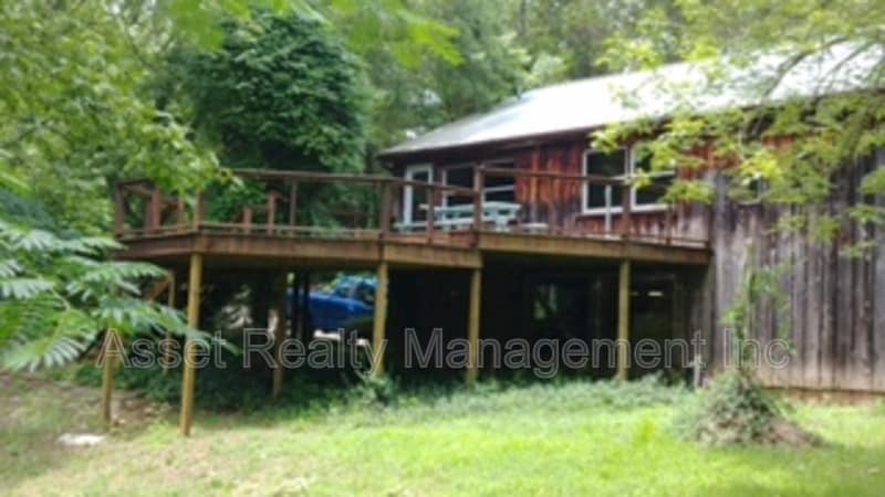 Photo - 818 Deaderick Road