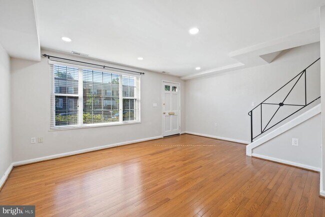 Foto del edificio - 2512 N Dearing St