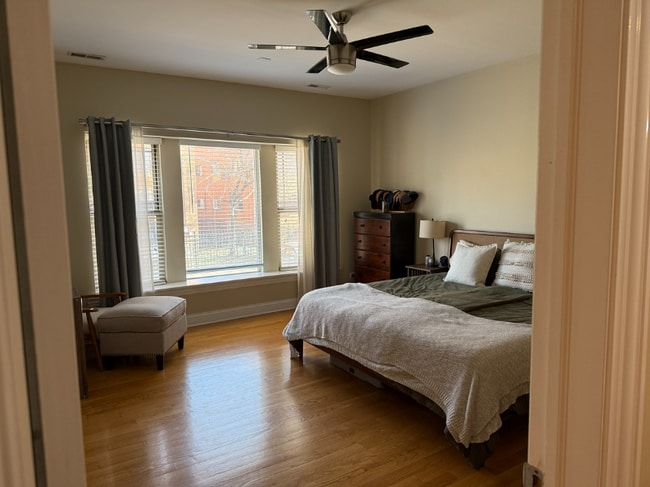 Photo - 1215 W Sunnyside Ave Apartment