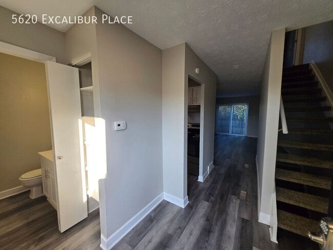 Building Photo - 5620 Excalibur Pl