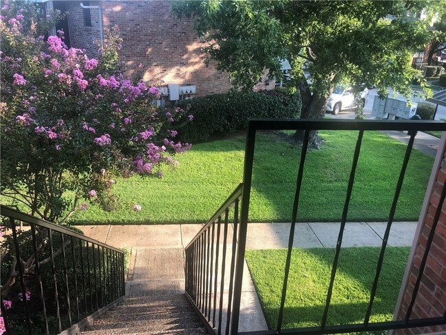 Foto del edificio - 2728 Copper Creek Dr