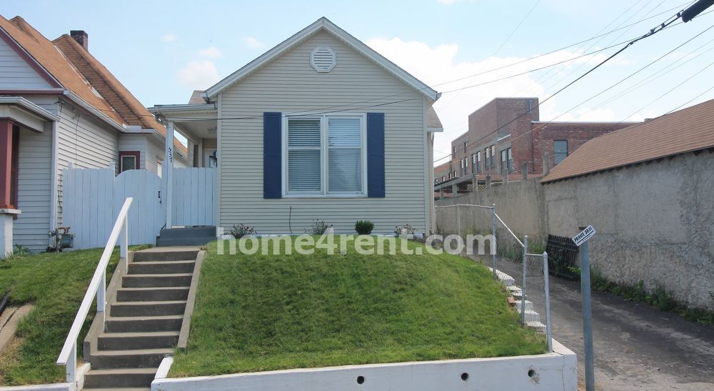 Foto principal - Updated Strawberry Hill Bungalow So much new