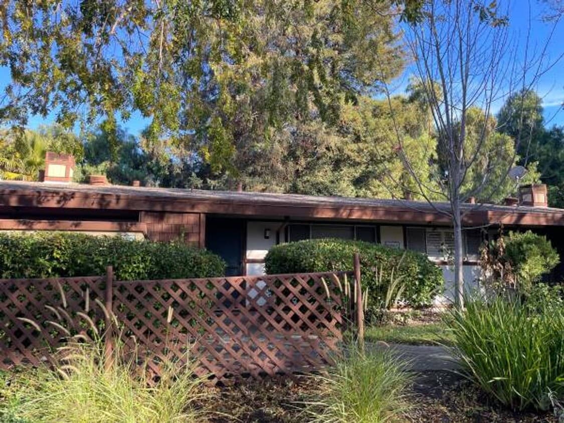 1-Bedroom Unit with Parking in Mountain Vi... - Furnished 1 bedroom unit with parking!