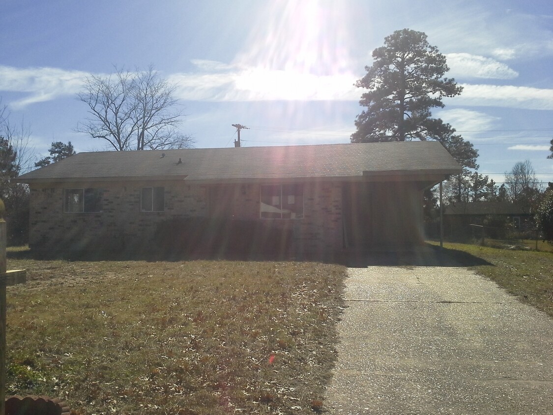Primary Photo - 3 Bedroom, 1.5 bath home close to Fort Polk