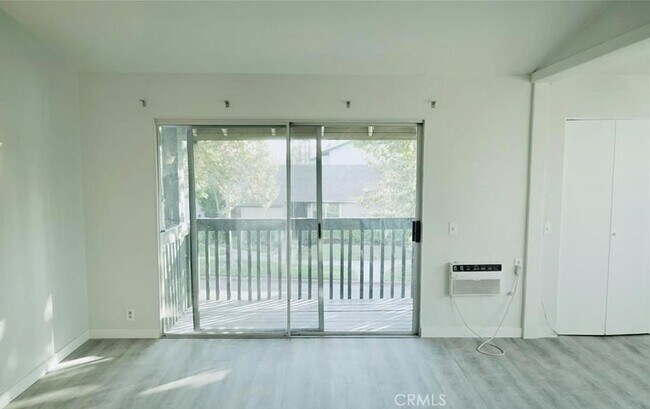 Foto del edificio - 23232 Orange Ave