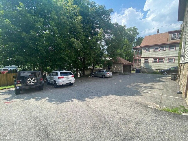 Building Photo - 5 br, 3 bath House - 12 Gerald Rd SFH