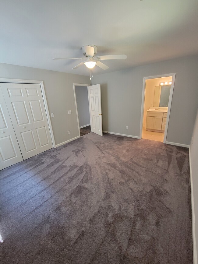 Foto del edificio - 5140 Greenville Loop Rd