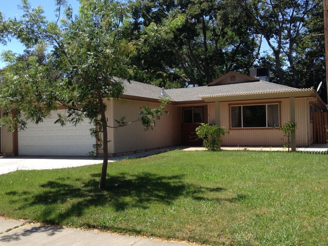 Primary Photo - 3 br, 2 bath House - 1311 Chestnut