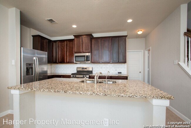 Building Photo - 4 br, 2.5 bath House - 15136 Pandion Dr