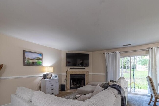 Building Photo - 208 Spring Maiden Ct