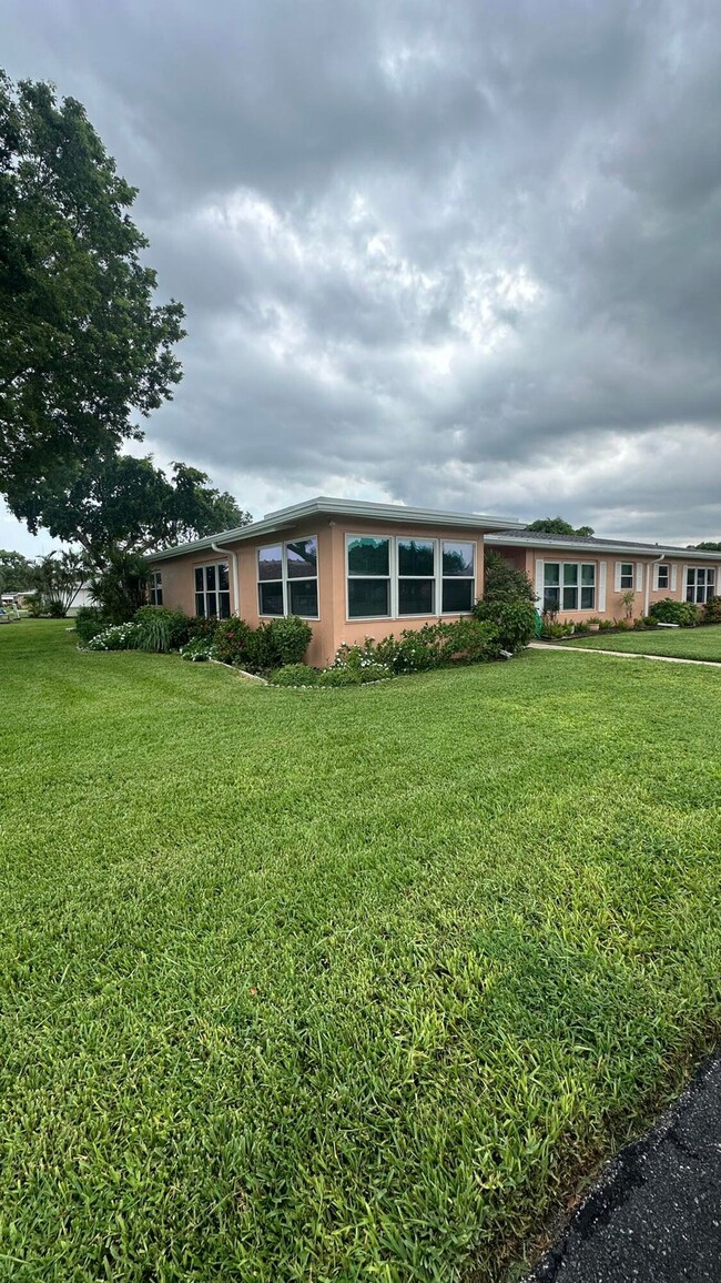 Building Photo - 240 N High Point Blvd