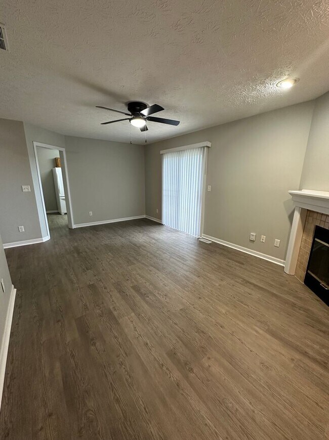 Building Photo - 2810 Duroc Dr