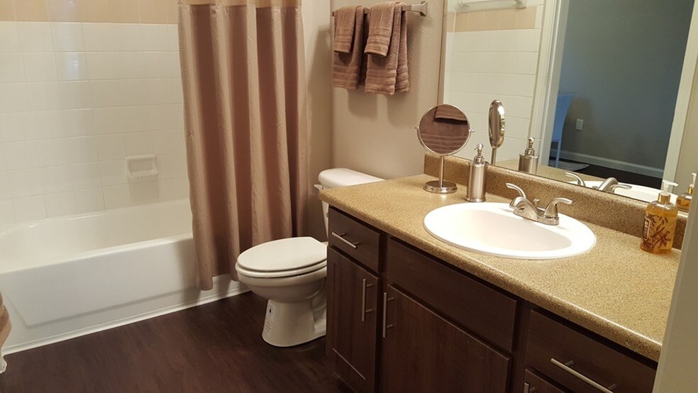 Bathroom Sinks Houston Tx breakers at windmill lakes apartments rentals - houston, tx Bathroom Sinks Houston Tx breakers at windmill lakes apartments rentals - houston, tx