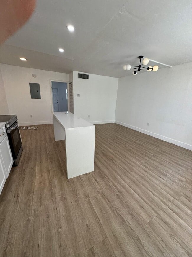 Foto del edificio - 1720 Cleveland St