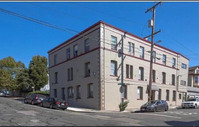 Building Photo - 162 Santa Fe Ave