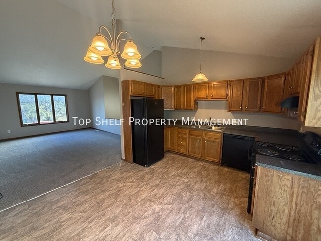 Building Photo - 2616 Beverly Dr