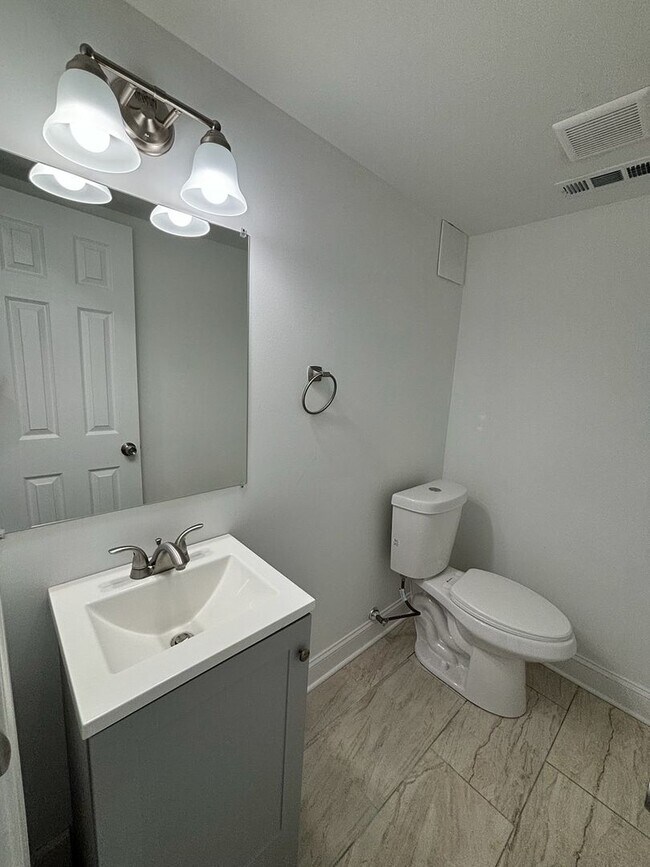 Foto del edificio - 2 Story Townhome Laurel