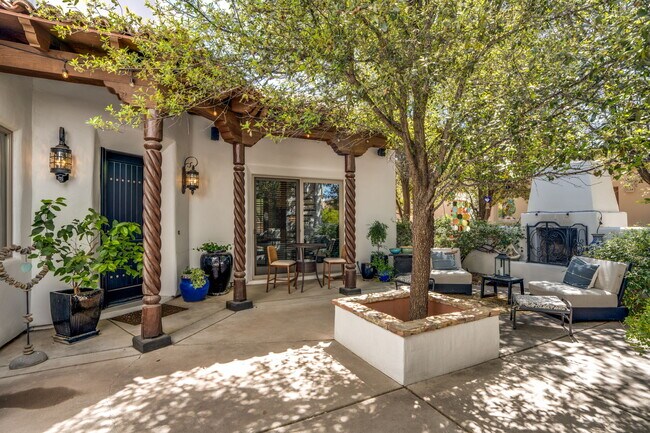 Building Photo - 42 Calle Maria Elena