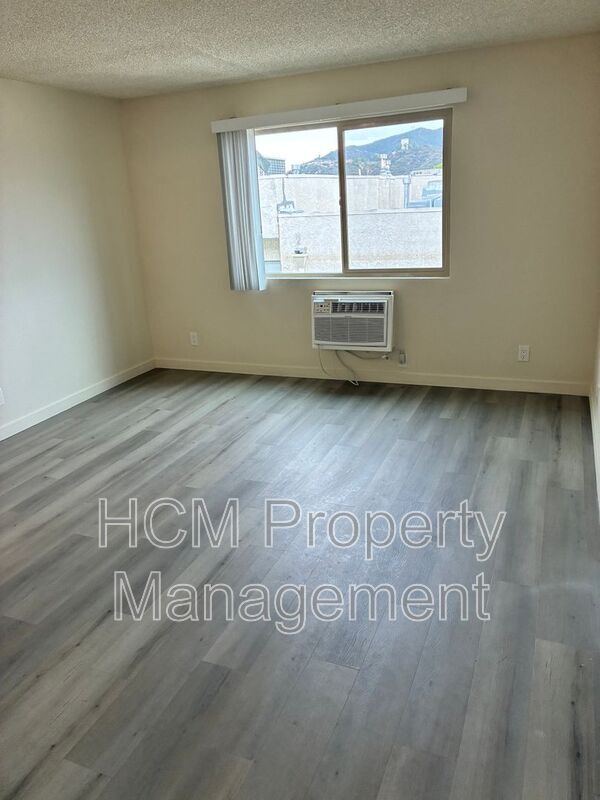 Foto del edificio - 10231 Pinewood Ave