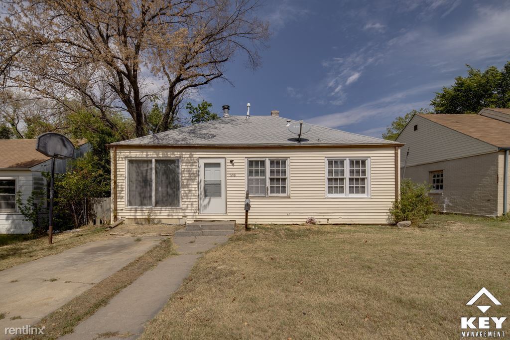 3 br, 1 bath House 5218 E Pine St House Rental in Wichita, KS