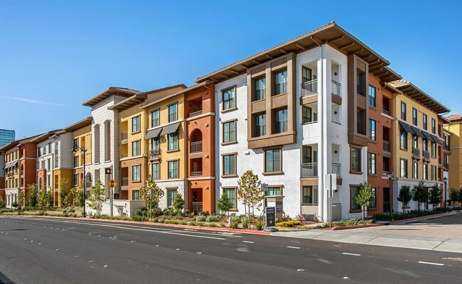 Building Photo - Renaissance Square