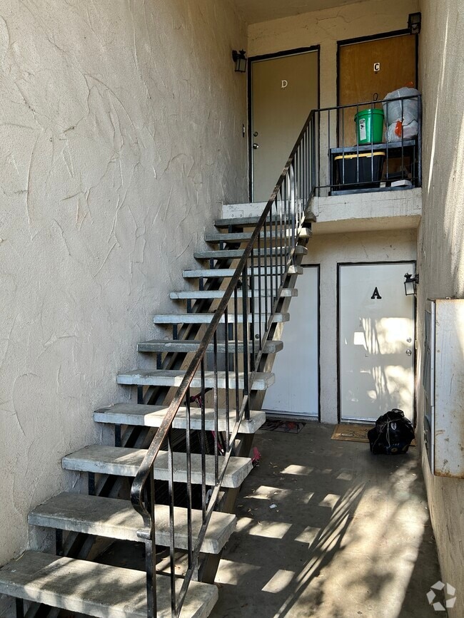 Building Photo - 1271 Murray Ave