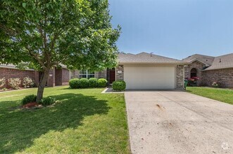 Building Photo - 113 Arrowhead Dr