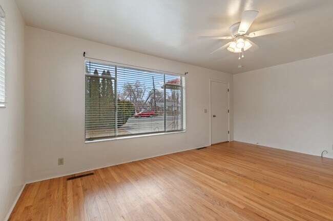 Foto del edificio - Charming 2 bed/ 1 bath
