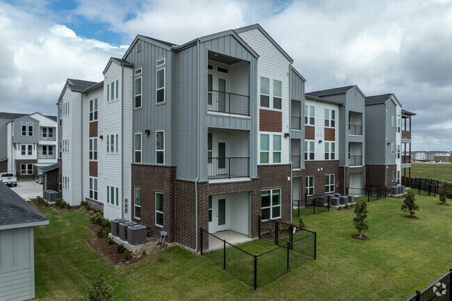 Foto del edificio - 2201 Creekview