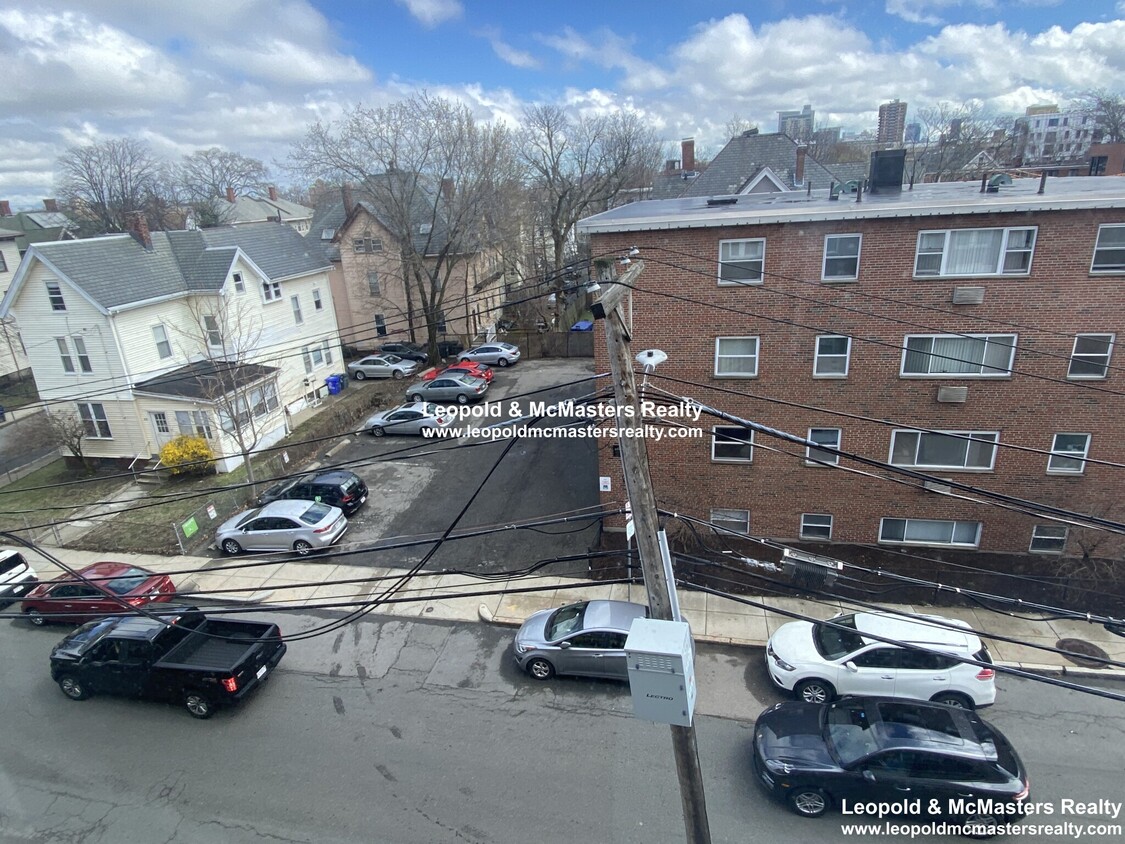 Primary Photo - 25 Linden St