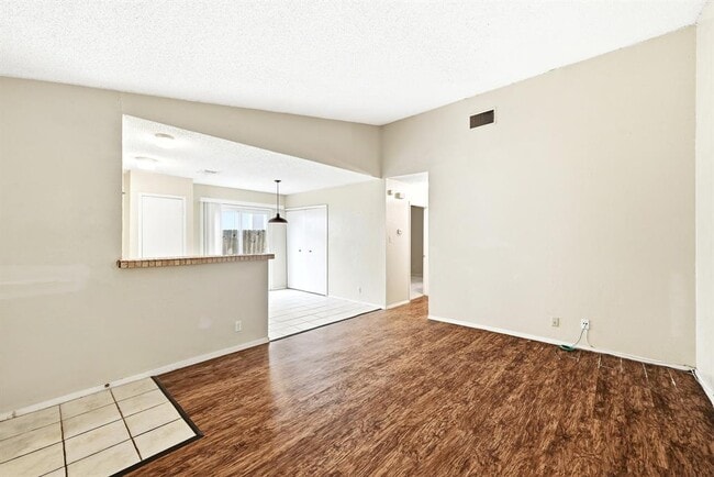 Foto del edificio - 10604 Lanshire Dr