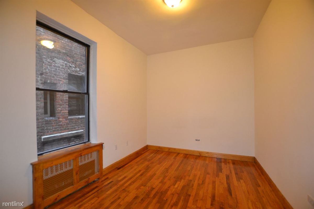 Building Photo - 169 W 80th St