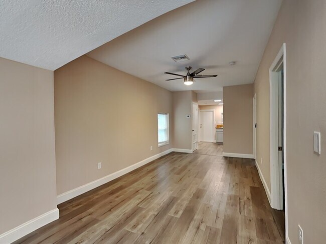 Foto del edificio - 1304 Williams Ave