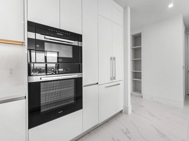 Photo - 220 Lake Shore Dr Apartment