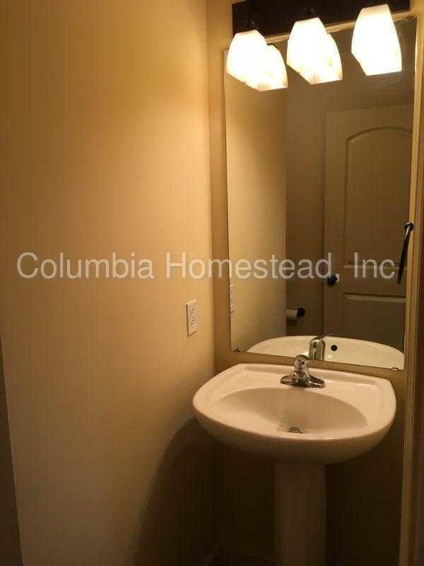 Foto del edificio - 3 bedroom duplex in a private neighborhood