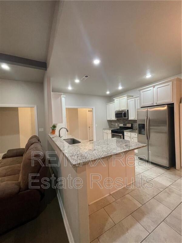 Foto del edificio - 905 SW Vangough Rd