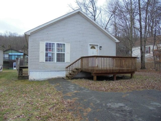 Primary Photo - 100 Timber Hill Ln