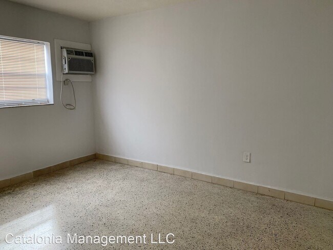 Building Photo - 905-915-915 W 29th St