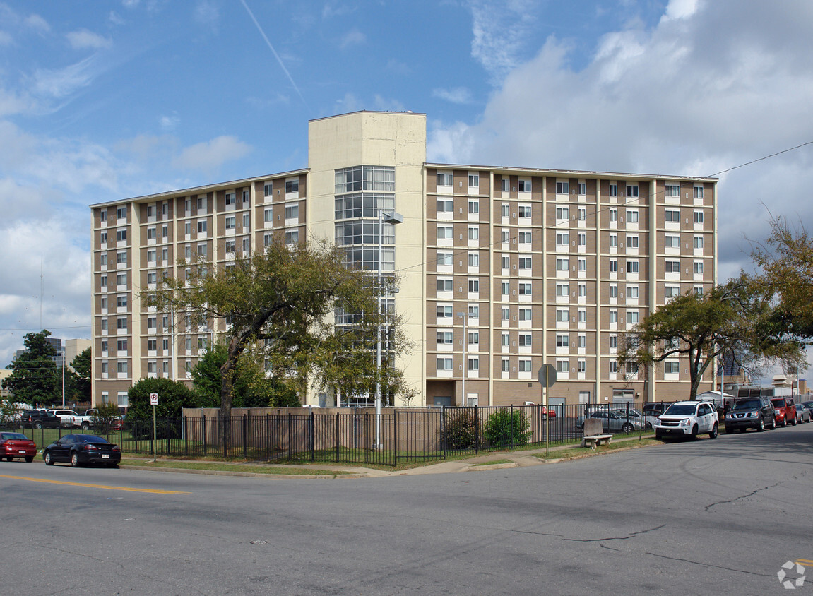 Building Photo - Jesse Powell Tower