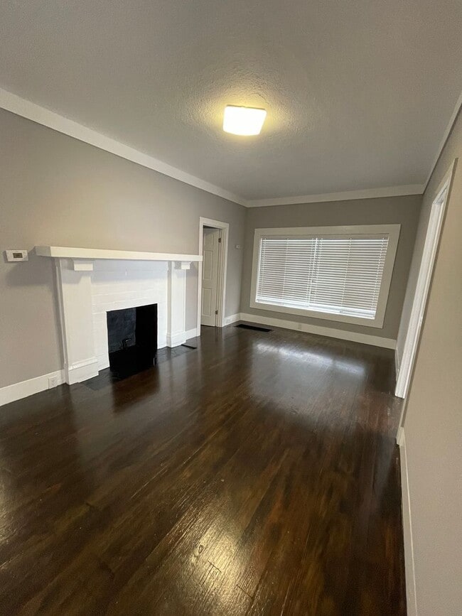 Building Photo - 869 Brockhurst St