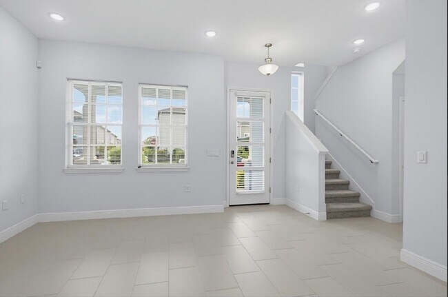 Building Photo - 10322 Marconi Ave