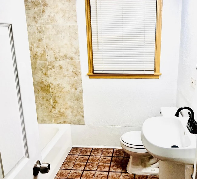 Foto del edificio - 163 Cornish Ave